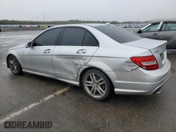 2013 Mercedes-Benz C 300 Sport с VIN WDDGF8AB4DA796219, выставлен на аукционе Copart как лот 49306065 с пробегом 87 831 миль миль и На запчасти • Non repairable. История ставок и продаж доступна на DreamBid. Изображение 2.