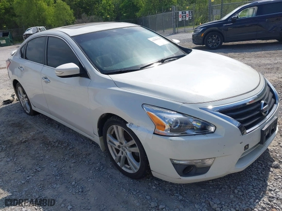 2013 Nissan Altima 3.5 SL with VIN 1N4BL3AP4DN531438, listed as a IAAI auction lot 42086320 with 196,654 mi miles. Bid and sale history available at carsss.com. Image 1.