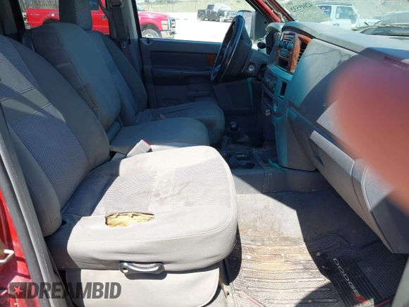 2006 Dodge 2500 SLT with VIN 1D7KS28C76J233704, listed as a IAAI auction lot 42049532 with 297,783 mi miles. Bid and sale history available at carsss.com. Image 5.