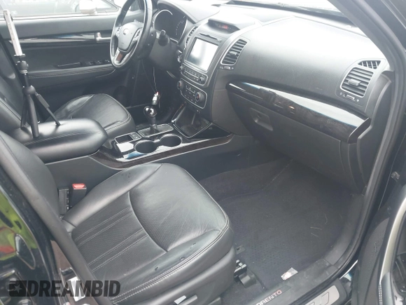 2014 Kia Sorento SX with VIN 5XYKW4A76EG549679, listed as a IAAI auction lot 41916294 with 146,566 mi miles. Bid and sale history available at carsss.com. Image 5.