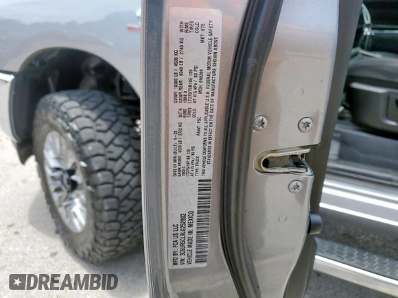 2020 Ram 2500 Tradesman z VIN 3C6UR5CL9LG252802, wystawiony jako Copart lot #65442235 z przebiegiem 316 911 mil mil oraz Czysty tytuł • Clean title. Historia ofert i sprzedaży dostępna na DreamBid. Obrazek 12.