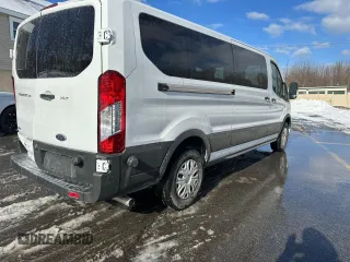 2024 Ford Transit Passenger XL с VIN 1FBAX2YG8RKA21603, выставлен на аукционе Copart как лот 44740795 с пробегом 10 961 миль миль и На запчасти • Non repairable. История ставок и продаж доступна на DreamBid. Изображение 3.