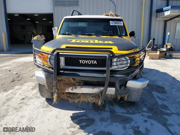 2007 Toyota FJ Cruiser with VIN JTEBU11F270097164, listed as a Copart auction lot 47588025 with 245,367 mi miles and Salvage Title. Bid and sale history available at carsss.com. Image 5.
