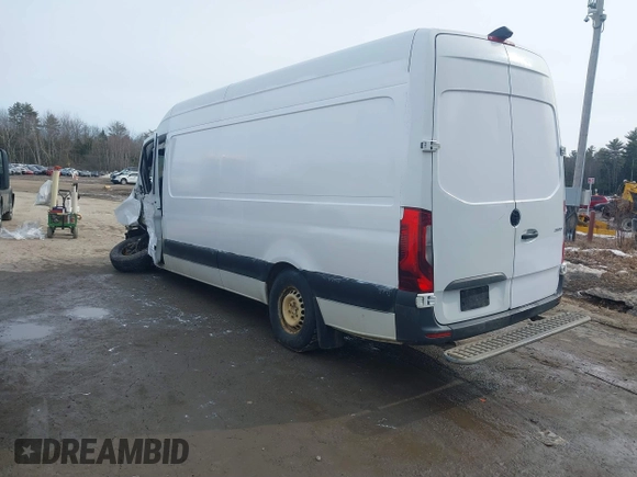 2020 Mercedes-Benz Sprinter Cargo with VIN W1Y4ECHYXLP236211, listed as a IAAI auction lot 41705378 with 139,901 mi miles and . Bid and sale history available at carsss.com. Image 3.