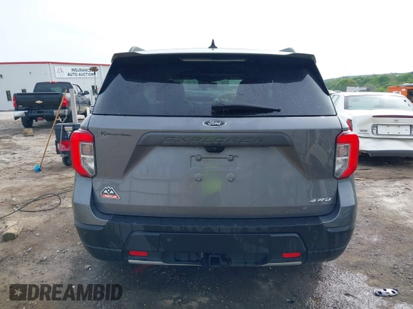 2023 Ford Explorer Timberline z VIN 1FMSK8JH1PGB87848, wystawiony jako IAAI lot #42099995 z przebiegiem 28 456 mil mil oraz . Historia ofert i sprzedaży dostępna na DreamBid. Obrazek 16.