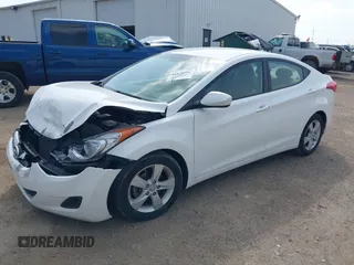 2013 Hyundai Elantra GLS z VIN 5NPDH4AE7DH328536, wystawiony jako IAAI lot #42138081 z przebiegiem 105 199 mil mil oraz . Historia ofert i sprzedaży dostępna na DreamBid. Obrazek 17.
