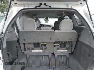 2018 Toyota Sienna LE Auto Access Seat with VIN 5TDKZ3DC6JS928592, listed as a IAAI auction lot 41421831 with 112,390 mi miles. Bid and sale history available at carsss.com. Image 8.