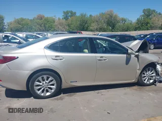 2013 Lexus ES 300h z VIN JTHBW1GG9D2012639, wystawiony jako IAAI lot #42157365 z przebiegiem 102 070 mil mil oraz . Historia ofert i sprzedaży dostępna na DreamBid. Obrazek 14.