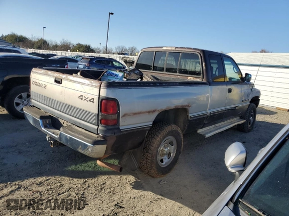 1997 Dodge 1500 with VIN 1B7HF13Z7VJ553781, listed as a Copart auction lot 88131235 with 438,903 mi miles and Salvage Title. Bid and sale history available at DreamBid. Image 3.