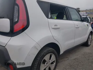 2015 Kia Soul with VIN KNDJN2A26F7207896, listed as a IAAI auction lot 41806999 with 122,235 mi miles. Bid and sale history available at carsss.com. Image 6.
