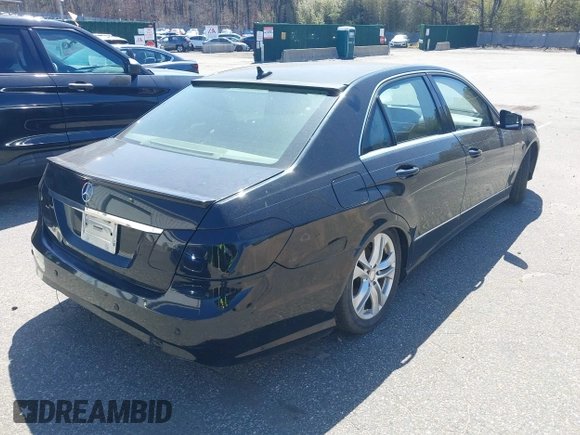 2010 Mercedes-Benz E 550 Luxury с VIN WDDHF9AB0AA136555, выставлен на аукционе IAAI как лот 42069576 с пробегом 129 775 миль миль и . История ставок и продаж доступна на DreamBid. Изображение 4.