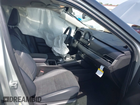 2024 Mitsubishi Outlander SE z VIN JA4J3VA83RZ027953, wystawiony jako IAAI lot #42280038 z przebiegiem 32 733 mil mil oraz . Historia ofert i sprzedaży dostępna na DreamBid. Obrazek 5.