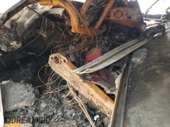 2004 Ford Expedition Eddie Bauer z VIN 1FMFU18L04LB47907, wystawiony jako Copart lot #53863365 z przebiegiem Nie podano mil oraz Nie do naprawy • Non repairable. Historia ofert i sprzedaży dostępna na DreamBid. Obrazek 8.