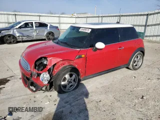2007 MINI Hardtop z VIN WMWMF33547TT54263, wystawiony jako Copart lot #53400615 z przebiegiem 66 067 mil mil oraz Szkoda całkowita • Salvage title. Historia ofert i sprzedaży dostępna na DreamBid. Obrazek 1.