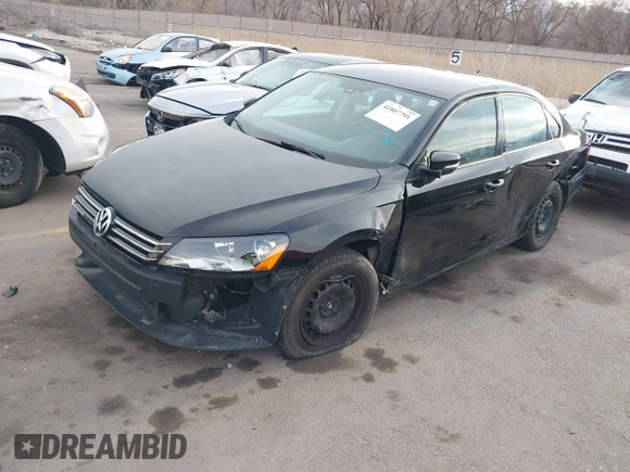 2013 Volkswagen Passat Wolfsburg Edition z VIN 1VWAH7A30DC088810, wystawiony jako IAAI lot #41807791 z przebiegiem 97 574 mil mil oraz . Historia ofert i sprzedaży dostępna na DreamBid. Obrazek 2.