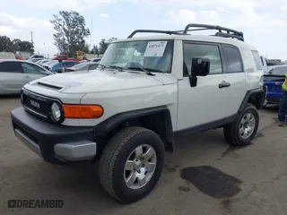 2014 Toyota FJ Cruiser with VIN JTEBU4BF7EK177741, listed as a IAAI auction lot 41871477 with 195,262 mi miles. Bid and sale history available at carsss.com. Image 18.