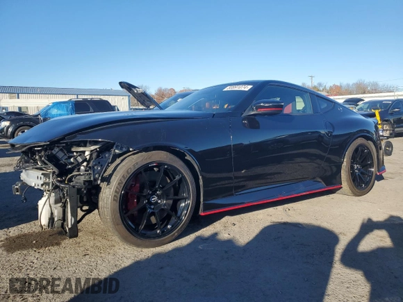 2024 Nissan Z Nismo z VIN JN1BZ4CH9RM361100, wystawiony jako Copart lot #80891074 z przebiegiem 3 394 mil mil oraz Szkoda całkowita • Salvage title. Historia ofert i sprzedaży dostępna na DreamBid. Obrazek 1.