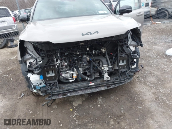 2025 Kia Sorento X-Line SX Prestige z VIN 5XYRKDJF9SG329417, wystawiony jako IAAI lot #41860763 z przebiegiem 1 753 mil mil oraz . Historia ofert i sprzedaży dostępna na DreamBid. Obrazek 6.