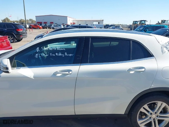 2015 Mercedes-Benz GLA-Class GLA 250 with VIN WDCTG4EB7FJ140389, listed as a IAAI auction lot 40752551 with NaN miles. Bid and sale history available at carsss.com. Image 14.