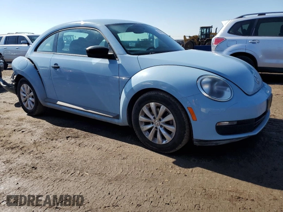 2015 Volkswagen Beetle Fleet Edition z VIN 3VWF17AT5FM640071, wystawiony jako Copart lot #56054715 z przebiegiem 138 539 mil mil oraz Szkoda całkowita • Salvage title. Historia ofert i sprzedaży dostępna na DreamBid. Obrazek 4.