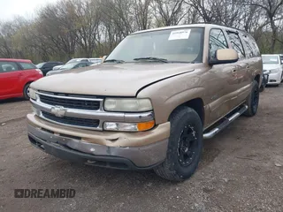2000 Chevrolet Suburban LT with VIN 3GNFK16T6YG170955, listed as a IAAI auction lot 41918976 with 332,207 mi miles. Bid and sale history available at carsss.com. Image 6.