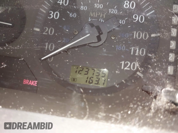 2001 Infiniti QX4 with VIN JNRDR09X21W203722, listed as a IAAI auction lot 41695963 with 123,735 mi miles and . Bid and sale history available at DreamBid. Image 7.