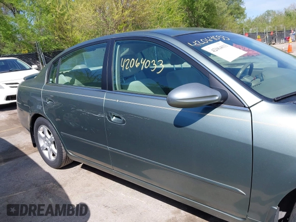 2005 Nissan Altima 2.5 S with VIN 1N4AL11D85C188734, listed as a IAAI auction lot 42064033 with 164,737 mi miles. Bid and sale history available at carsss.com. Image 6.