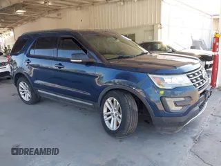 2017 Ford Explorer XLT z VIN 1FM5K7D80HGD97345, wystawiony jako IAAI lot #42340509 z przebiegiem 125 818 mil mil oraz . Historia ofert i sprzedaży dostępna na DreamBid. Obrazek 1.
