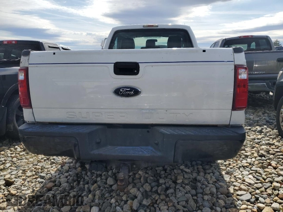 2015 Ford F-250 XLT with VIN 1FTBF2B63FEC37940, listed as a Copart auction lot 49921915 with 87,870 mi miles and Clean title. Bid and sale history available at DreamBid. Image 6.