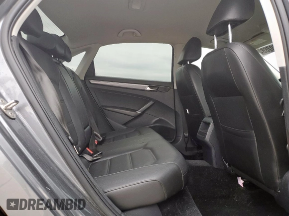 2018 Volkswagen Passat S z VIN 1VWAA7A30JC019776, wystawiony jako Copart lot #55830785 z przebiegiem 75 308 mil mil oraz Szkoda całkowita • Salvage title. Historia ofert i sprzedaży dostępna na DreamBid. Obrazek 10.