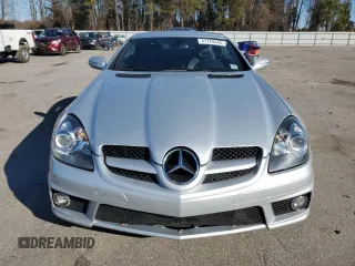 2011 Mercedes-Benz SLK 300 z VIN WDBWK5EA0BF238481, wystawiony jako Copart lot #41749445 z przebiegiem 73 411 mil mil oraz Szkoda całkowita • Salvage title. Historia ofert i sprzedaży dostępna na DreamBid. Obrazek 5.
