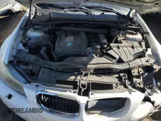 2011 BMW 3 Series 328i xDrive z VIN WBAPK5G54BNN28957, wystawiony jako Copart lot #41448975 z przebiegiem 184 889 mil mil oraz Szkoda całkowita • Salvage title. Historia ofert i sprzedaży dostępna na DreamBid. Obrazek 11.