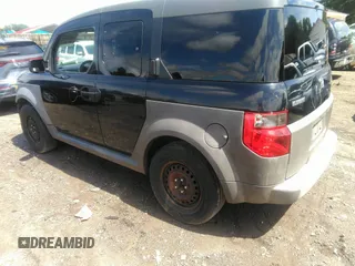 2005 Honda Element LX z VIN 5J6YH17385L017887, wystawiony jako IAAI lot #42264670 z przebiegiem 217 032 mil mil oraz . Historia ofert i sprzedaży dostępna na DreamBid. Obrazek 3.