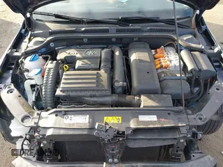 2013 Volkswagen Jetta Hybrid SEL with VIN 3VW637AJ2DM303167, listed as a IAAI auction lot 41353536 with 64,964 mi miles and . Bid and sale history available at DreamBid. Image 10.