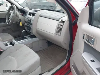 2010 Mercury Mariner with VIN 4M2CN8B78AKJ05229, listed as a IAAI auction lot 41217230 with 268,317 mi miles. Bid and sale history available at carsss.com. Image 5.