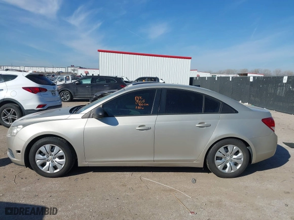 2014 Chevrolet Cruze LS with VIN 1G1PA5SH6E7362014, listed as a IAAI auction lot 41580639 with 124,085 mi miles. Bid and sale history available at carsss.com. Image 14.