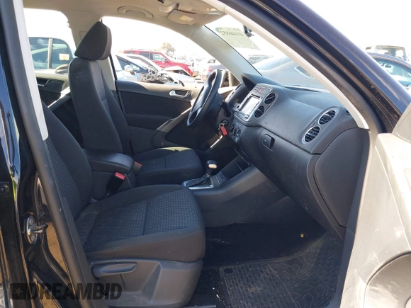 2010 Volkswagen Tiguan with VIN WVGAV9AX6AW000410, listed as a IAAI auction lot 41446852 with 118,728 mi miles and . Bid and sale history available at DreamBid. Image 5.