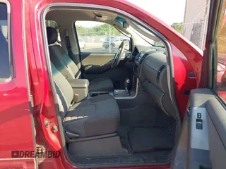 2007 Nissan Pathfinder SE z VIN 5N1AR18W87C609222, wystawiony jako IAAI lot #42454853 z przebiegiem 180 171 mil mil oraz . Historia ofert i sprzedaży dostępna na DreamBid. Obrazek 5.