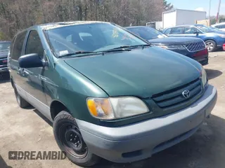 2002 Toyota Sienna LE with VIN 4T3ZF13C32U456123, listed as a IAAI auction lot 42084436 with 242,408 mi miles. Bid and sale history available at carsss.com. Image 1.