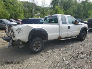 2015 Ford F-250 XLT z VIN 1FT7X2B67FEC38043, wystawiony jako Copart lot #57226765 z przebiegiem 196 064 mil mil oraz Szkody całkowita. Historia ofert i sprzedaży dostępna na DreamBid. Obrazek 3.