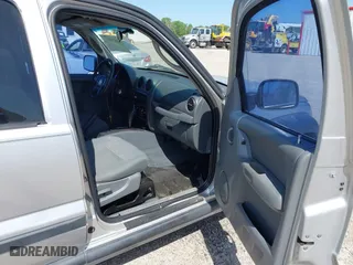 2005 Jeep Liberty Renegade with VIN 1J4GK38K65W579798, listed as a IAAI auction lot 42023592 with 159,147 mi miles. Bid and sale history available at carsss.com. Image 5.