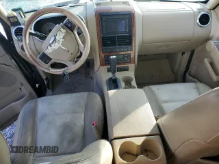 2006 Ford Explorer Eddie Bauer z VIN 1FMEU74816UB52918, wystawiony jako Copart lot #43963825 z przebiegiem 135 249 mil mil oraz Szkoda całkowita • Salvage title. Historia ofert i sprzedaży dostępna na DreamBid. Obrazek 8.