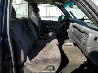 2000 GMC New Sierra 1500 SL with VIN 1GTEK14V6YE274555, listed as a Copart auction lot 75925584 with 0 mi miles and Salvage Title. Bid and sale history available at carsss.com. Image 11.