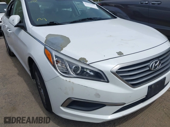 2017 Hyundai Sonata 2.4L z VIN 5NPE24AF8HH552970, wystawiony jako IAAI lot #42075452 z przebiegiem 116 714 mil mil oraz . Historia ofert i sprzedaży dostępna na DreamBid. Obrazek 6.