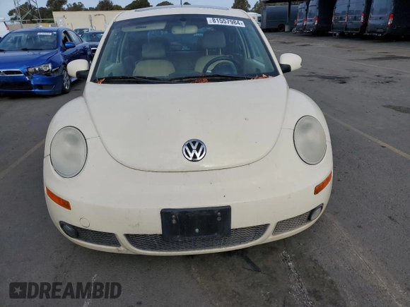 2006 Volkswagen Beetle with VIN 3VWSG31C86M413513, listed as a Copart auction lot 81557984 with 122,632 mi miles and Clean Title. Bid and sale history available at DreamBid. Image 5.