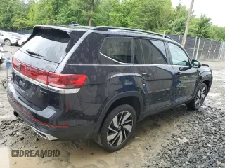 2024 Volkswagen Atlas SE with VIN 1V2HR2CA0RC581843, listed as a Copart auction lot 58782275 with 38,975 mi miles and Clean title. Bid and sale history available at DreamBid. Image 3.
