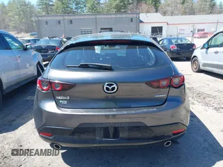 2021 Mazda 3 Select z VIN JM1BPAKL0M1321246, wystawiony jako IAAI lot #42031709 z przebiegiem 87 700 mil mil oraz . Historia ofert i sprzedaży dostępna na DreamBid. Obrazek 17.