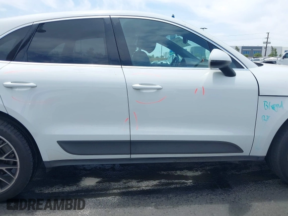 2016 Porsche Macan S with VIN WP1AB2A52GLB45696, listed as a IAAI auction lot 42587302 with 112,930 mi miles and . Bid and sale history available at DreamBid. Image 14.
