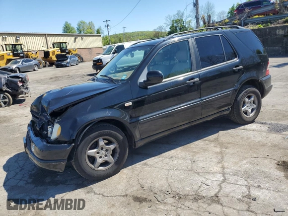 2001 Mercedes-Benz M-Class with VIN 4JGAB54E61A232157, listed as a Copart auction lot 53482584 with 137,549 mi miles and Salvage Title. Bid and sale history available at carsss.com. Image 1.