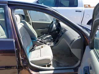 2003 Nissan Maxima SE z VIN JN1DA31D33T512777, wystawiony jako IAAI lot #42005942 z przebiegiem 205 745 mil mil oraz . Historia ofert i sprzedaży dostępna na DreamBid. Obrazek 5.